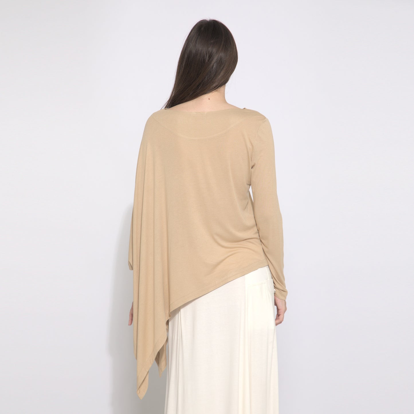 Naomi - Blusa assimétrica em malha