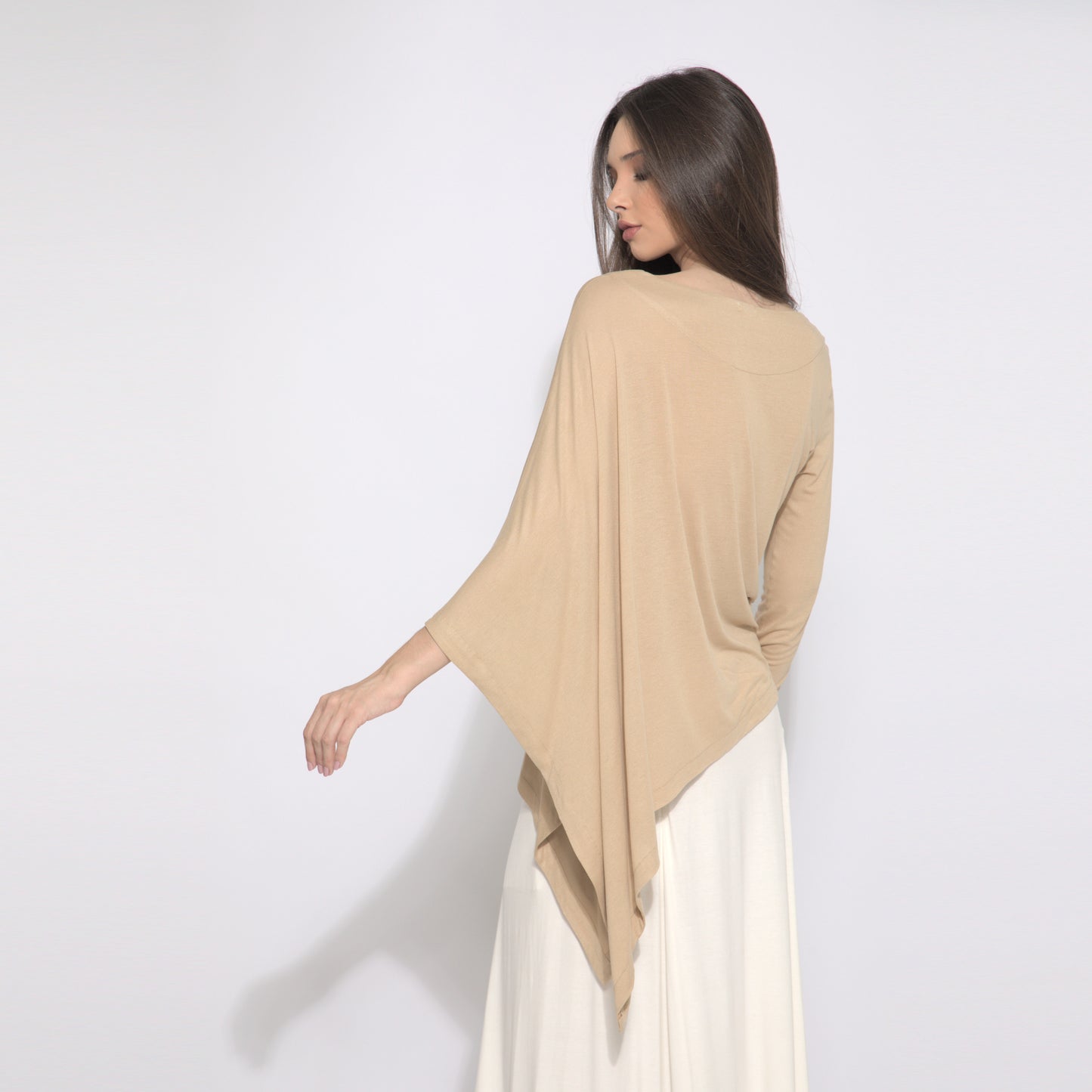 Naomi - Blusa assimétrica em malha
