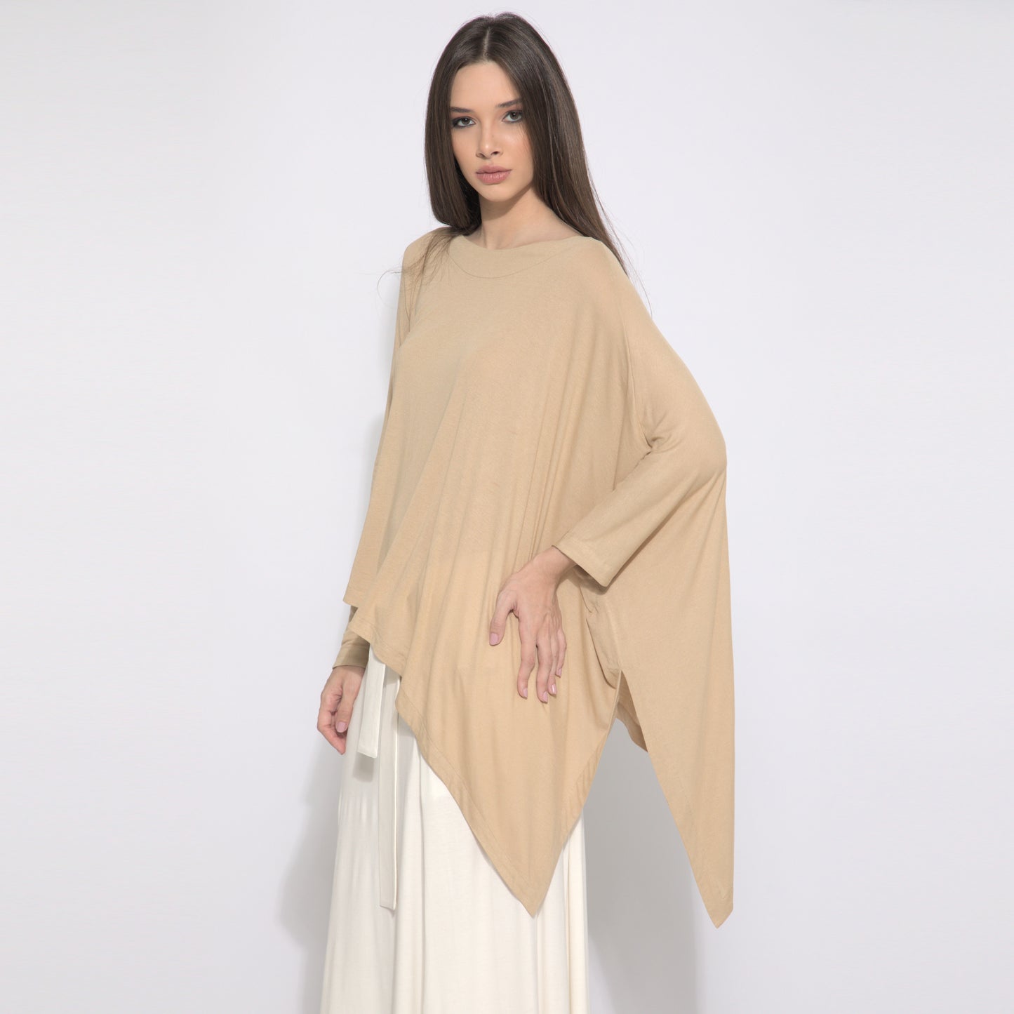 Naomi - Blusa assimétrica em malha