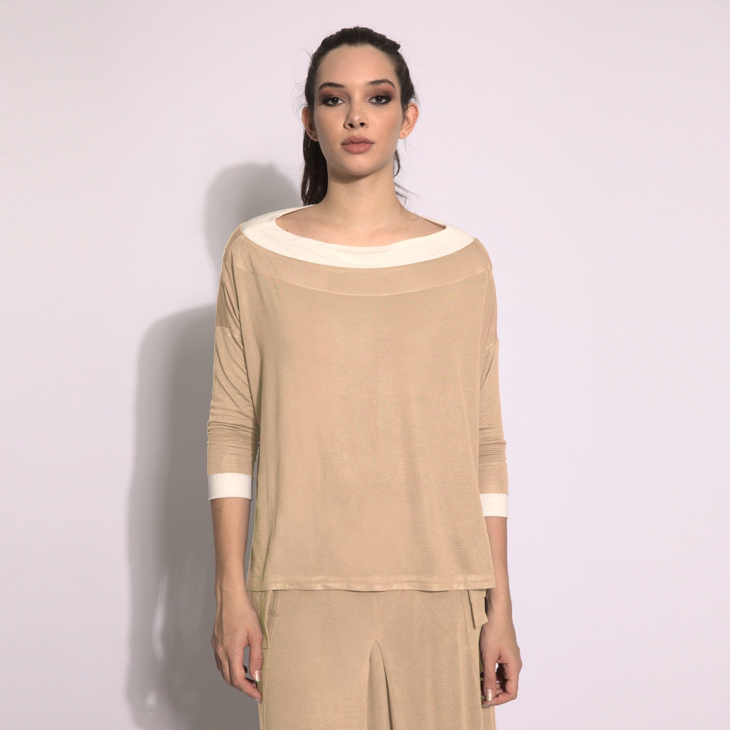 Victoria - Blusa efeito duplo cor areia e off-white