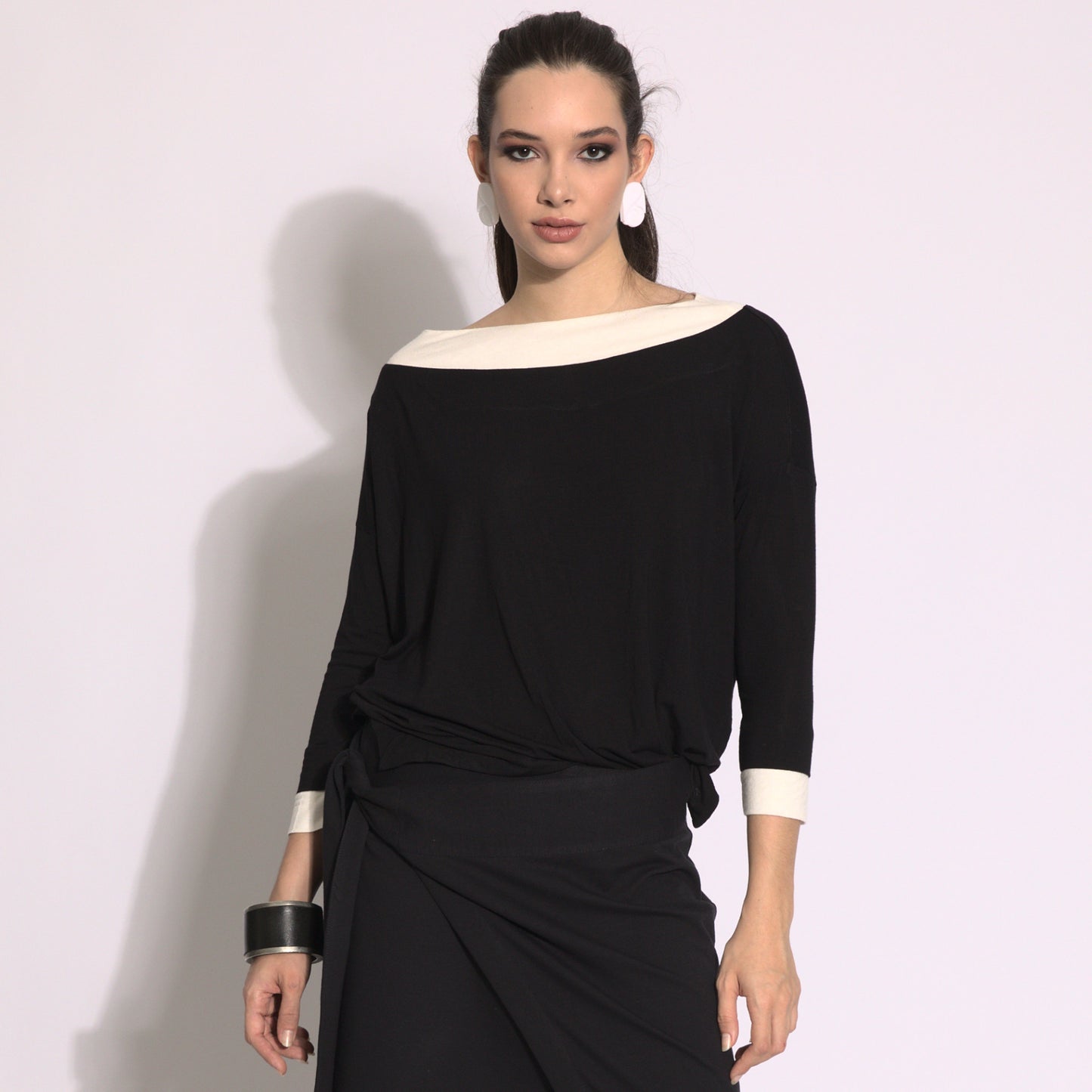 Victoria - Blusa efeito duplo cor preto e off-white