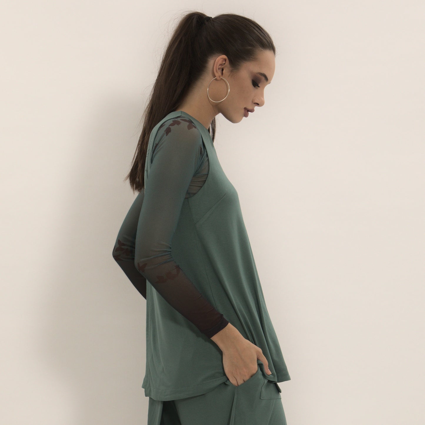 Olivia - Blusa transpassada sem mangas