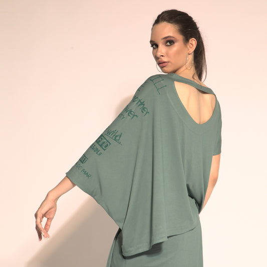As blusas assimétricas são uma boa aposta?