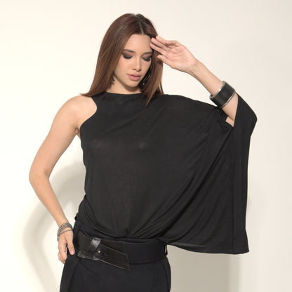 Ibiza - Blusa assimétrica com uma manga só em malha na cor preta