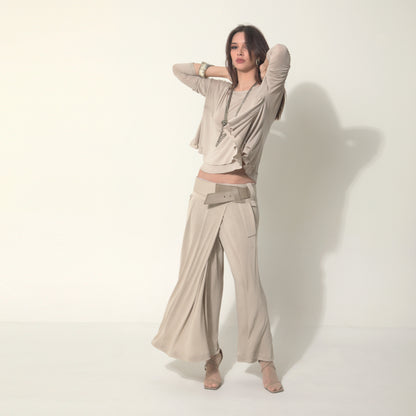 Isla - Blusa boho de malha com babados e manga comprida na cor bege saara