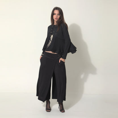 Sarah - Saia-calça de malha com ajuste de fivela de metal na cor preta