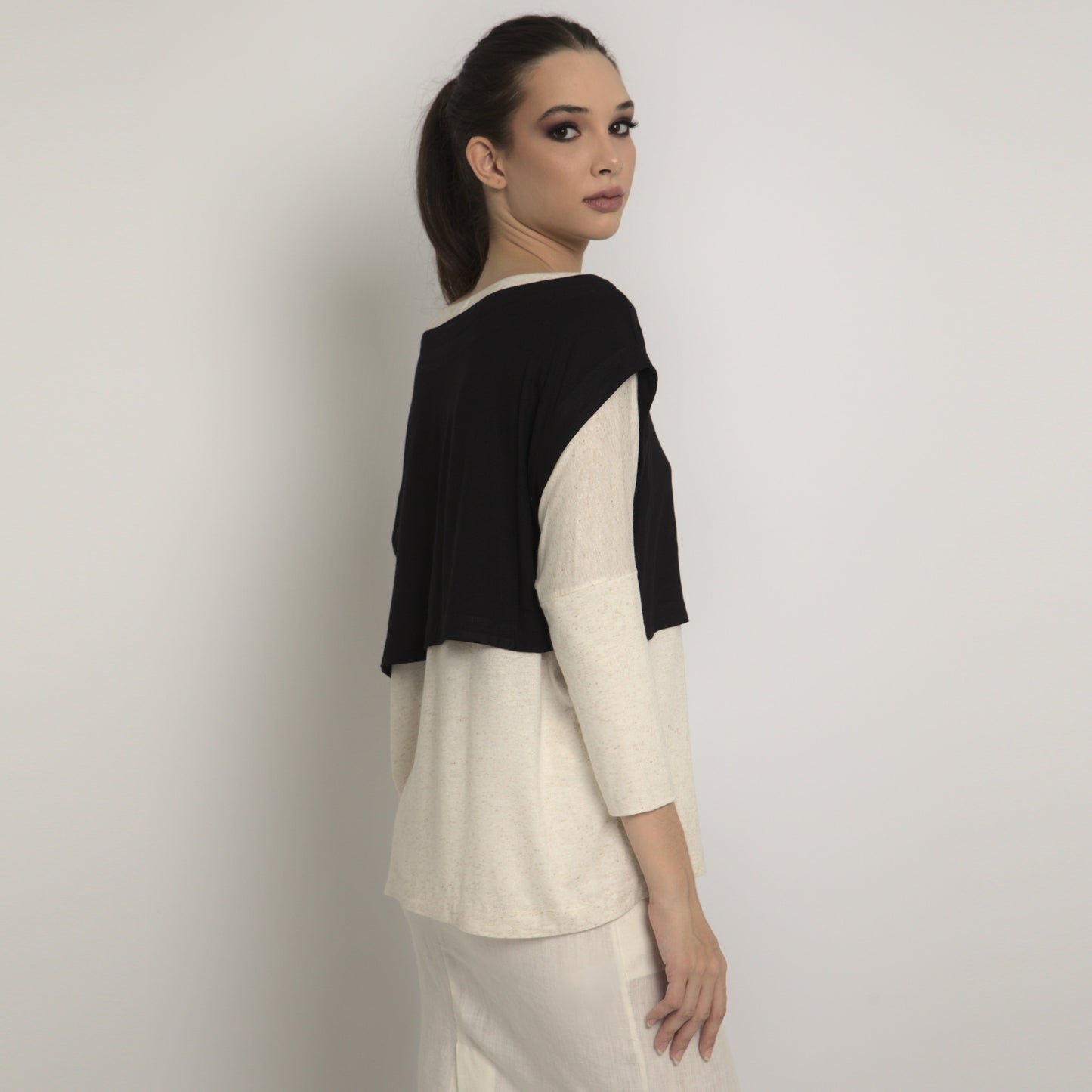 Sofia - Blusa dupla em malha bicolor