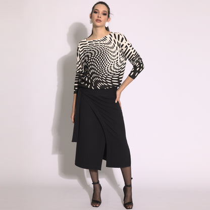 Efeito ótico - blusa em malha manga comprida cor off-white e preto