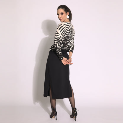 Efeito ótico - blusa em malha manga comprida cor off-white e preto