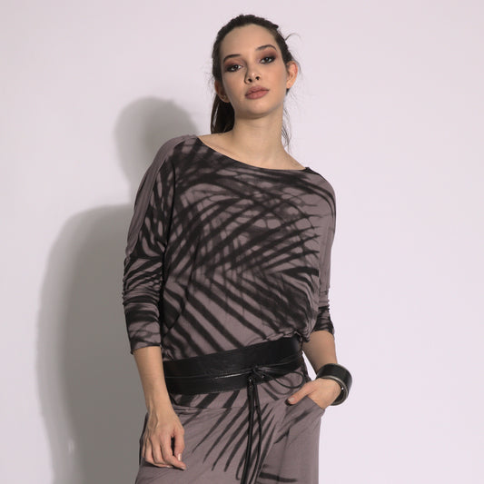 Folhagens - Blusa em malha estampa folhas cor funghi e preto