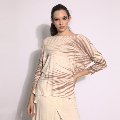 Folhagens - Blusa em malha estampa folhas cor linho e argila