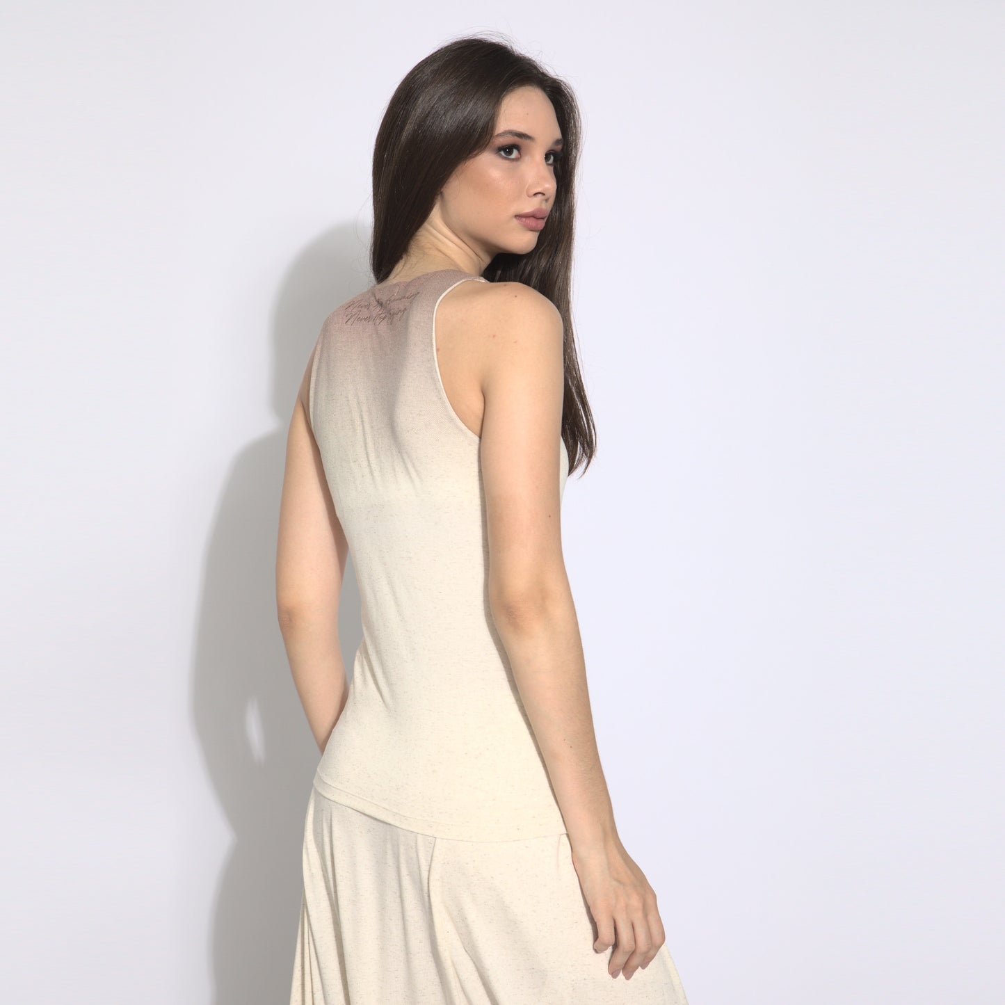 Eva - Top básico de alças com bojo interno (sutiã integrado) - efeito degradê cor argila