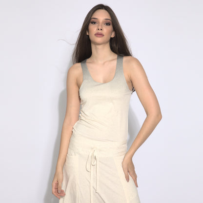 Eva - Top básico de alças com bojo interno (sutiã integrado) - efeito degradê  cor off-white e preto