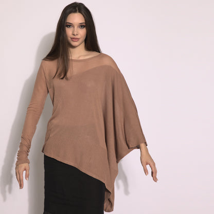 Kaya - Blusa de tricot assimétrica na cor argila com transparencia