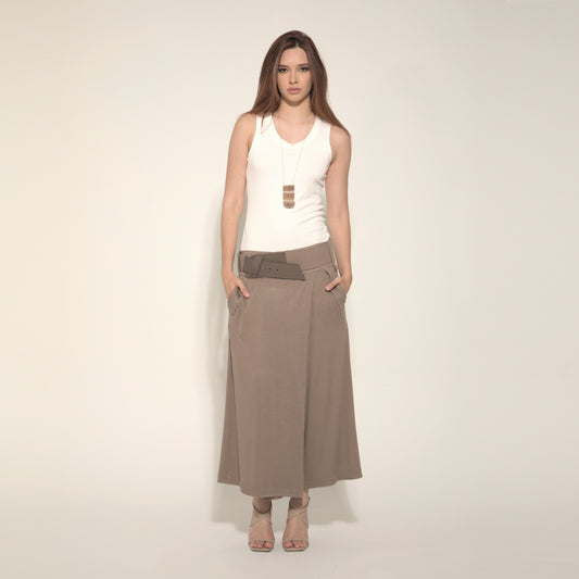 Cleo - Saia-calça de malha com cinto na cor cáqui