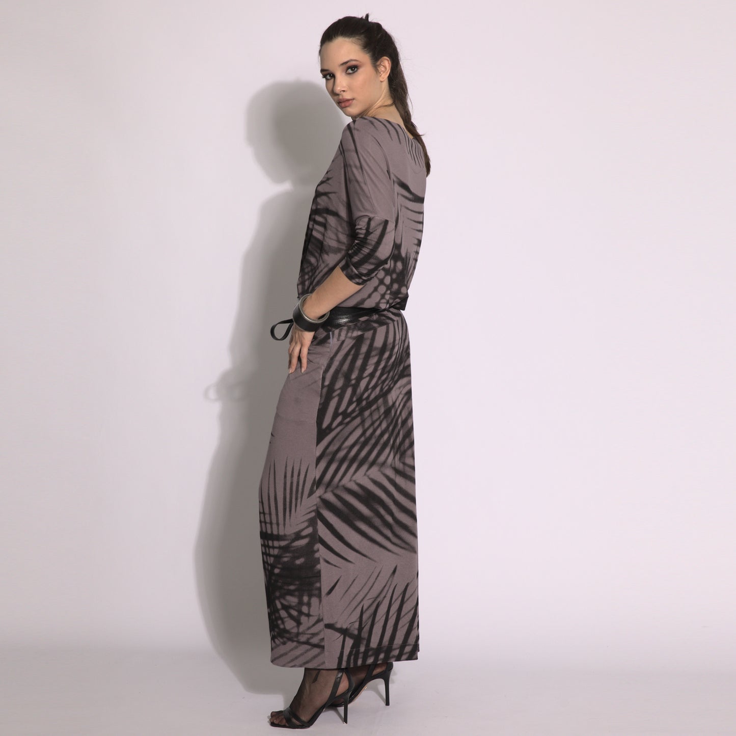 Folhagens - Saia-calça em malha estampada cor funghi e preto