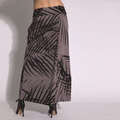 Folhagens - Saia-calça em malha estampada cor funghi e preto