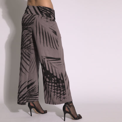 Folhagens - Saia-calça em malha estampada cor funghi e preto
