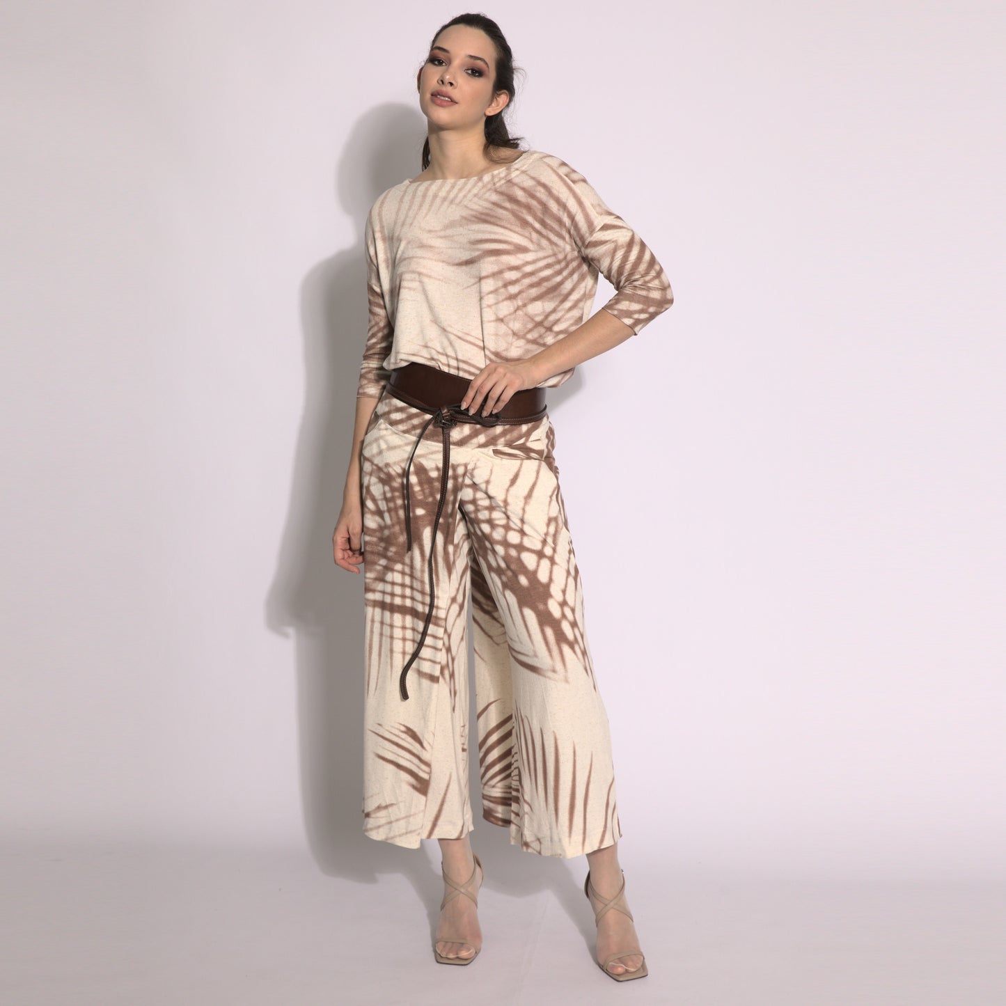 Folhagens - Saia-calça em malha estampada cor linho e argila