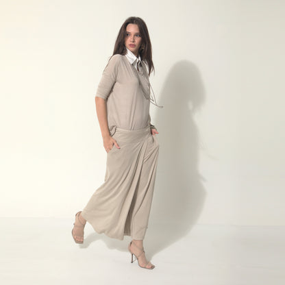 Sarah - Saia-calça de malha com ajuste de fivela de metal na cor bege Saara