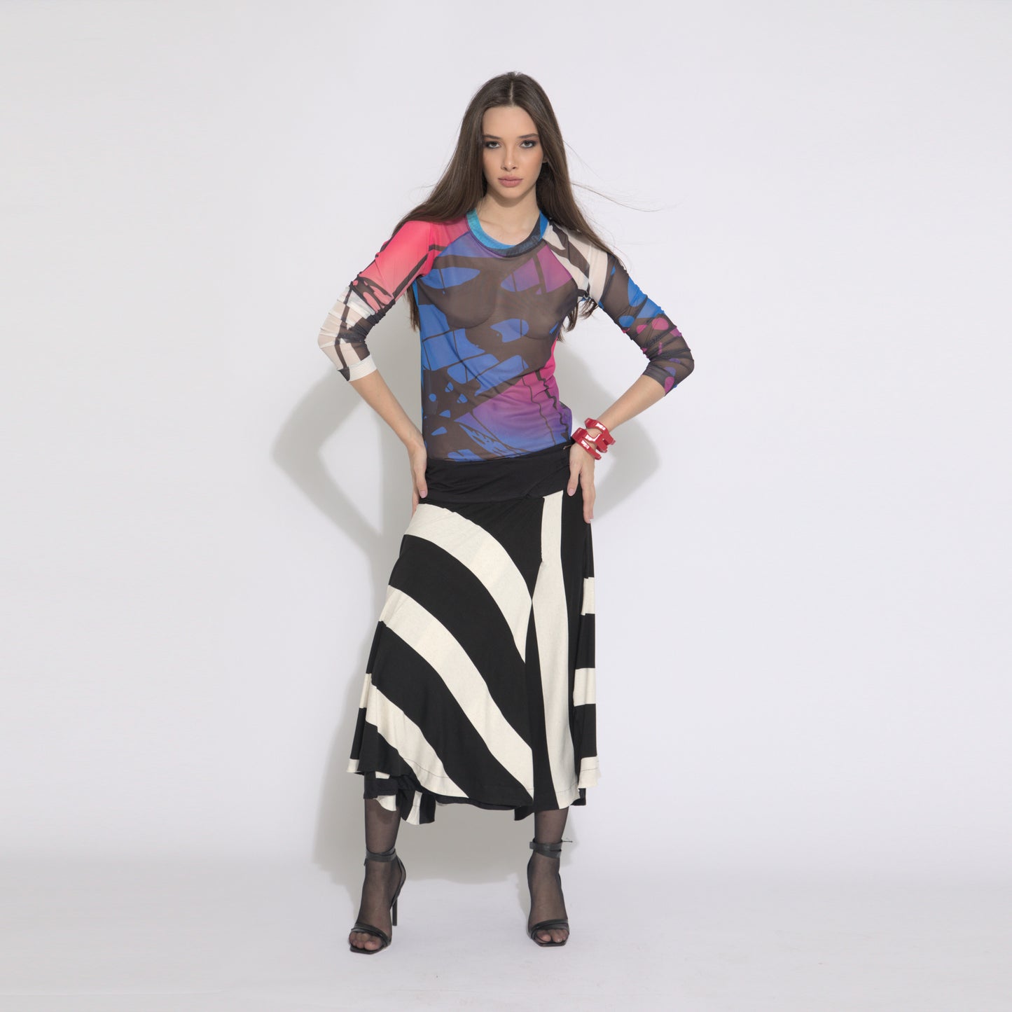 Sienna – saia calça listrada de preto e branco