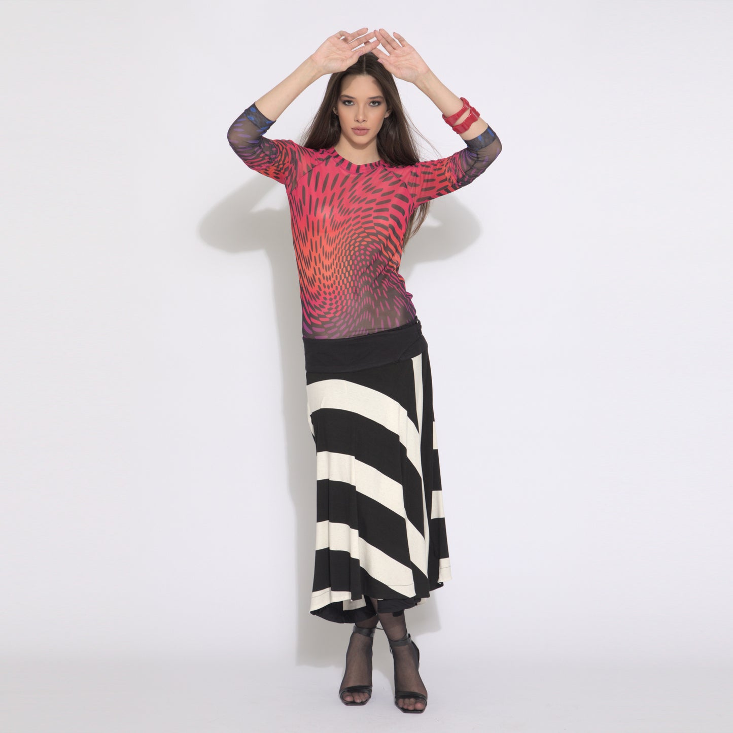 Sienna – saia calça listrada de preto e branco