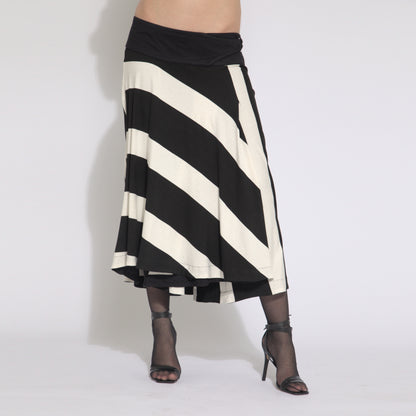 Sienna – saia calça listrada de preto e branco