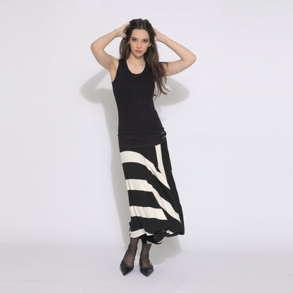 Sienna – saia calça listrada de preto e branco