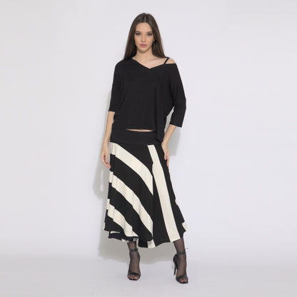 Sienna – saia calça listrada de preto e branco
