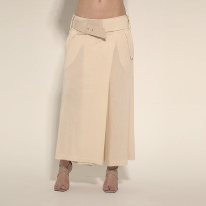 Cleo - Saia-calça de malha com cinto na cor de trigo