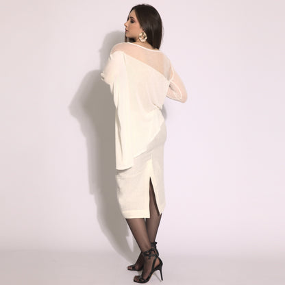 Kaya - Blusa de tricot assimétrica na cor off-white com transparencia