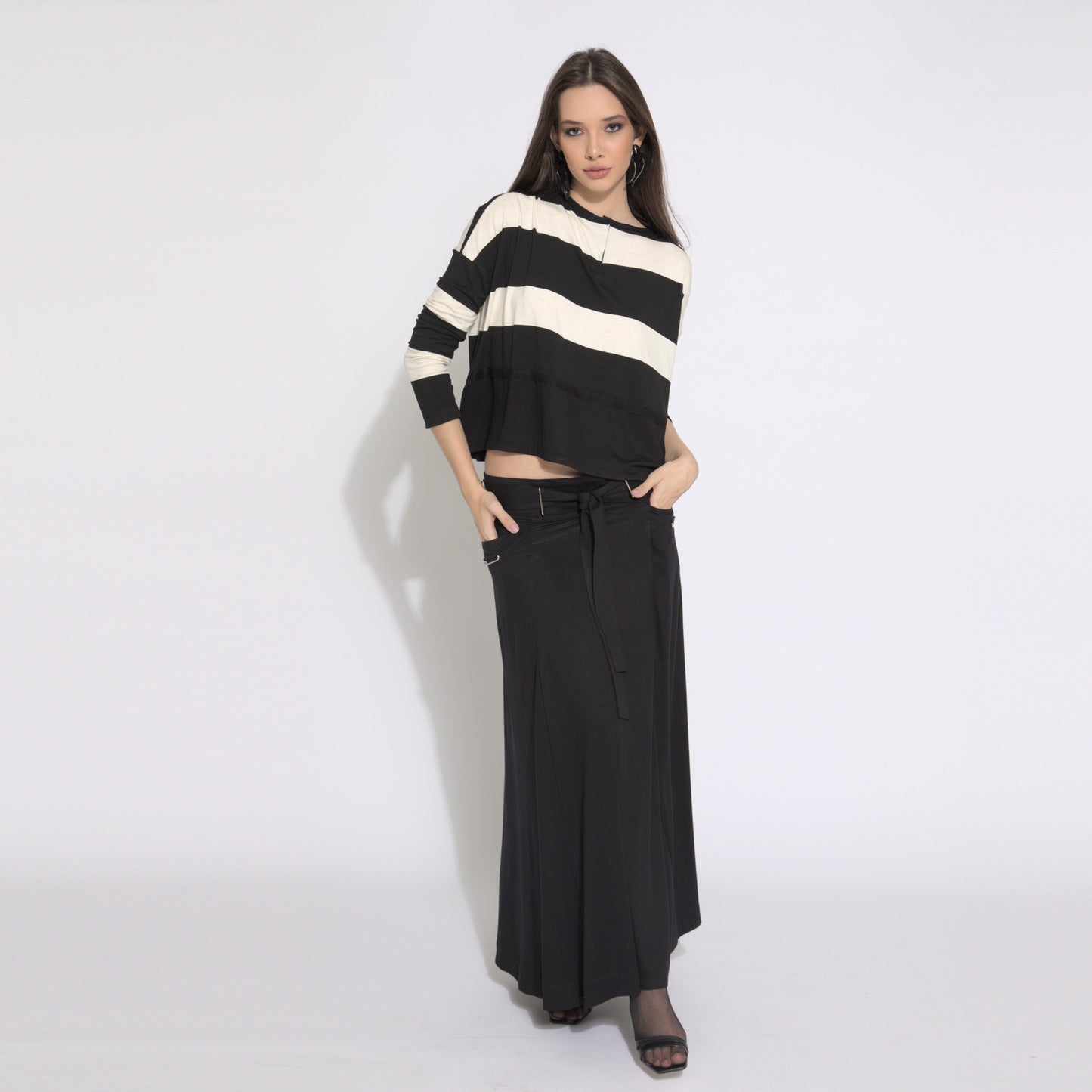 Milla - Saia maxi em malha na cor preta