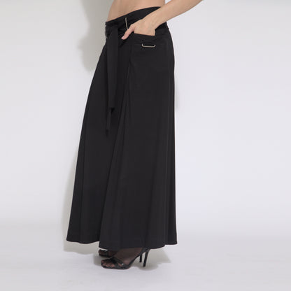 Milla - Saia maxi em malha na cor preta