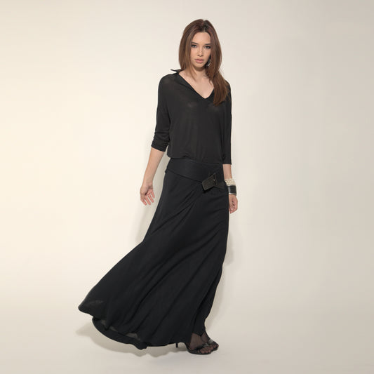 Amal - Saia Maxi de malha com cinto ponta de couro preto