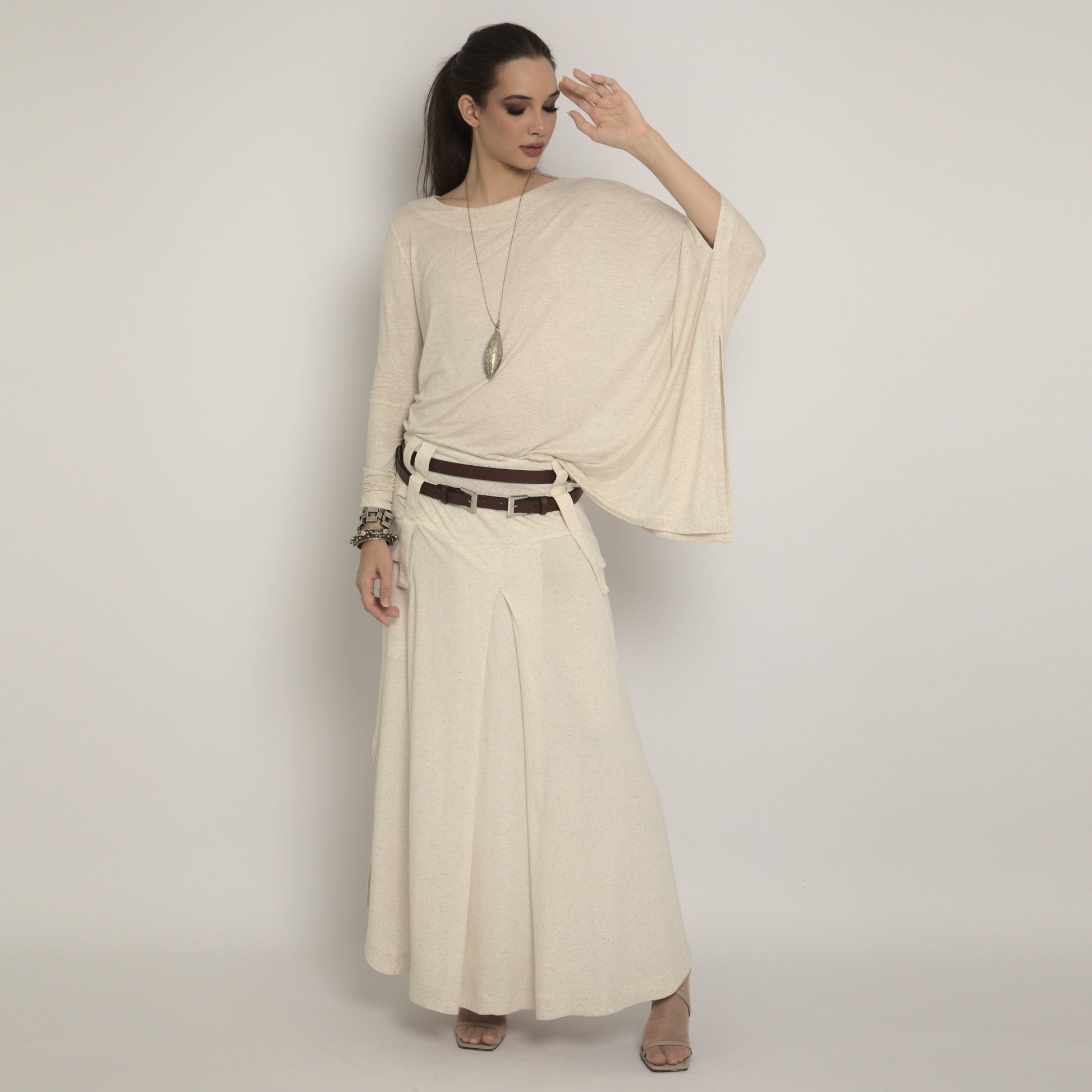 Saia maxi malha off white longa feminina cargo fendas laterais