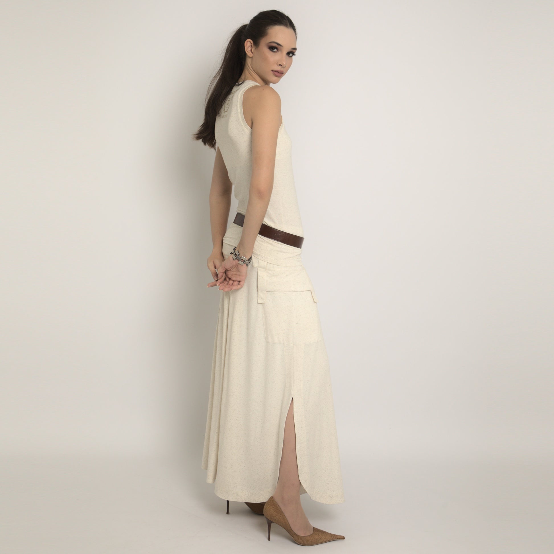 Saia maxi malha off white longa feminina cargo fendas laterais