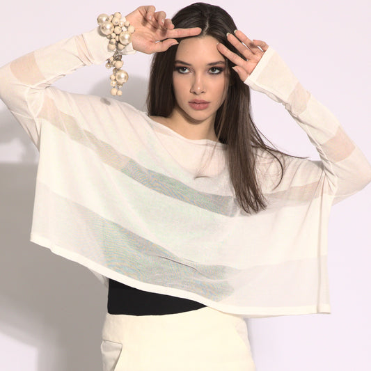 Giselle - Blusa de tricot listrada em off-white com transparencias