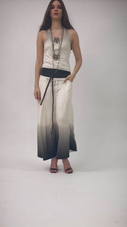 Eva - Top básico de alças com bojo interno (sutiã integrado) - efeito degradê  cor off-white e preto