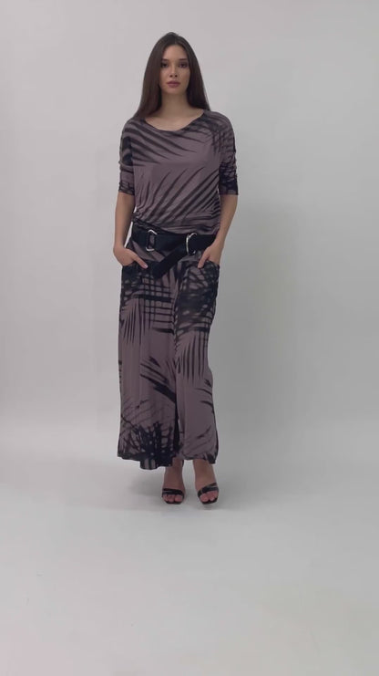 Folhagens - Blusa em malha estampa folhas cor funghi e preto