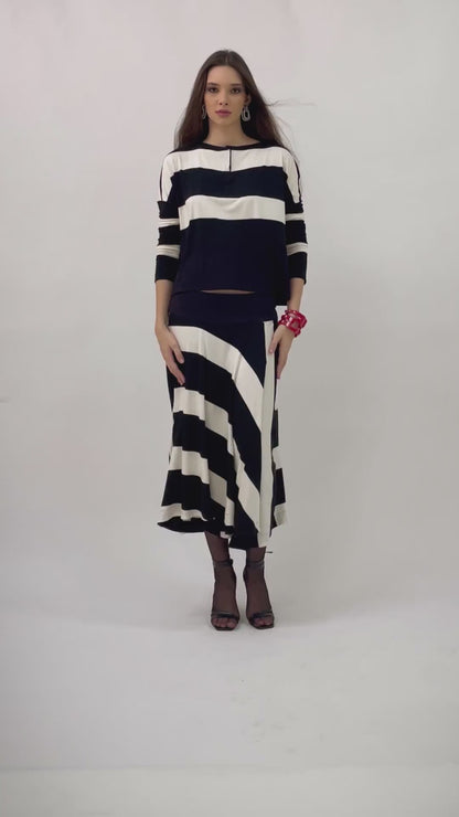 Sienna – saia calça listrada de preto e branco